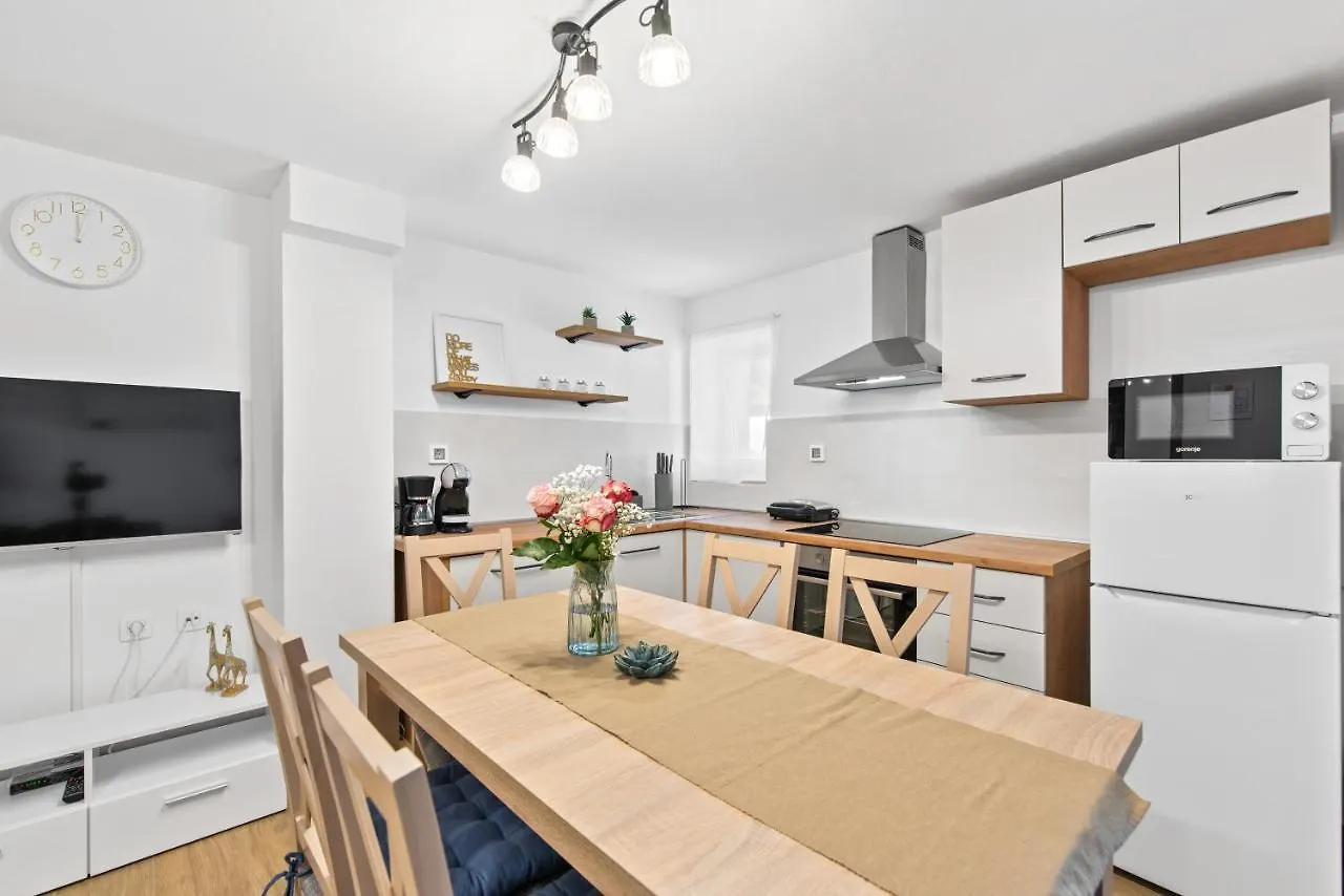 Apartment Apartman Zuzic Novigrad  Croatia