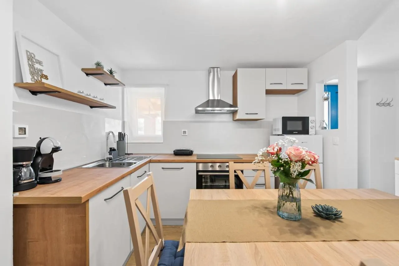 Apartman Zuzic Novigrad  Croatia