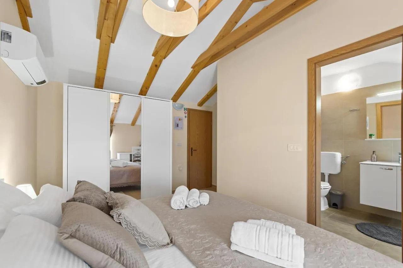 Apartment Apartman Zuzic Novigrad